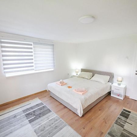 Lovely House Apartment Σαράγεβο Εξωτερικό φωτογραφία